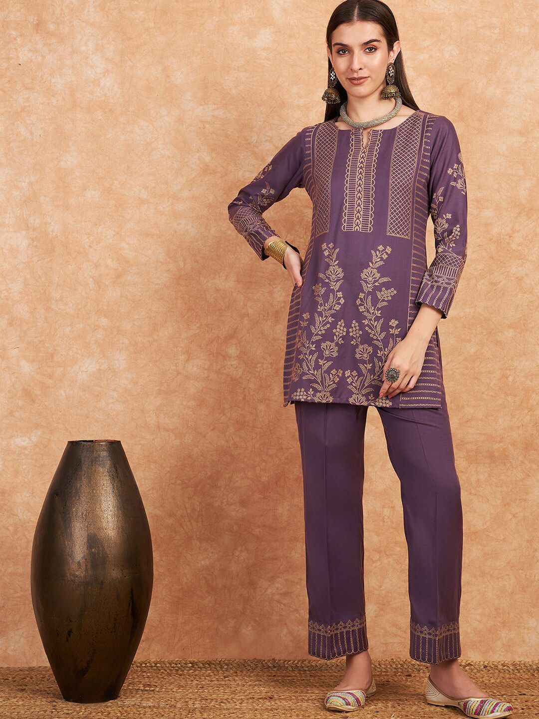 Indyancart SN Women's Woven Design Winter Pashmina Kurti With Trousers