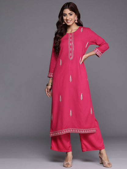 Indyancart IE Women Embroidered Sequinned Floral Kurta