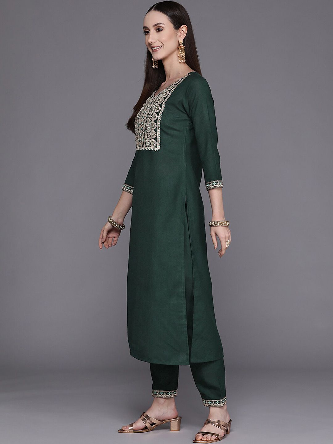 Dhiyona IE Embroidered Round Neck Three-Quarter Sleeves Sequinned Kurta Set
