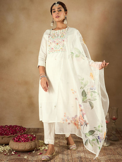 Dhiyona IE Women Floral Embroidered Regular Thread Work Kurta with Trousers & Dupatta
