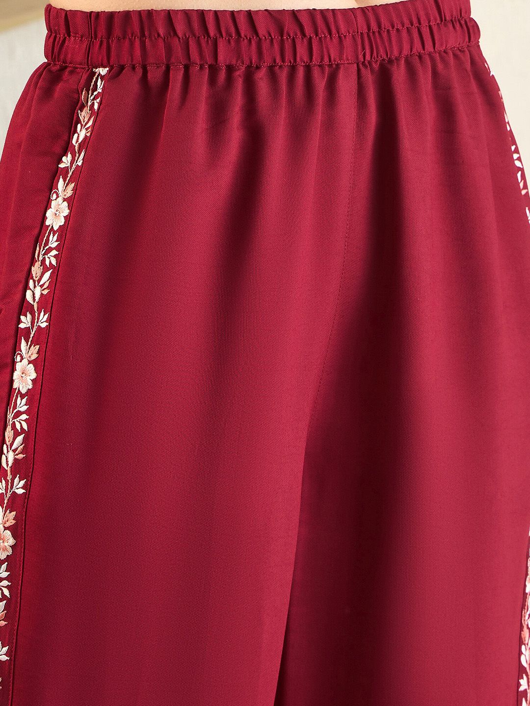 Dhiyona IE Red Floral Printed Shirt Collar Above Knee Straight Kurta With Trouser
