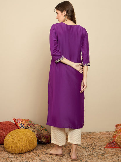 Indyancart IE Ethnic Motifs Embroidered Notched Neck Thread Work Liva Straight Kurta