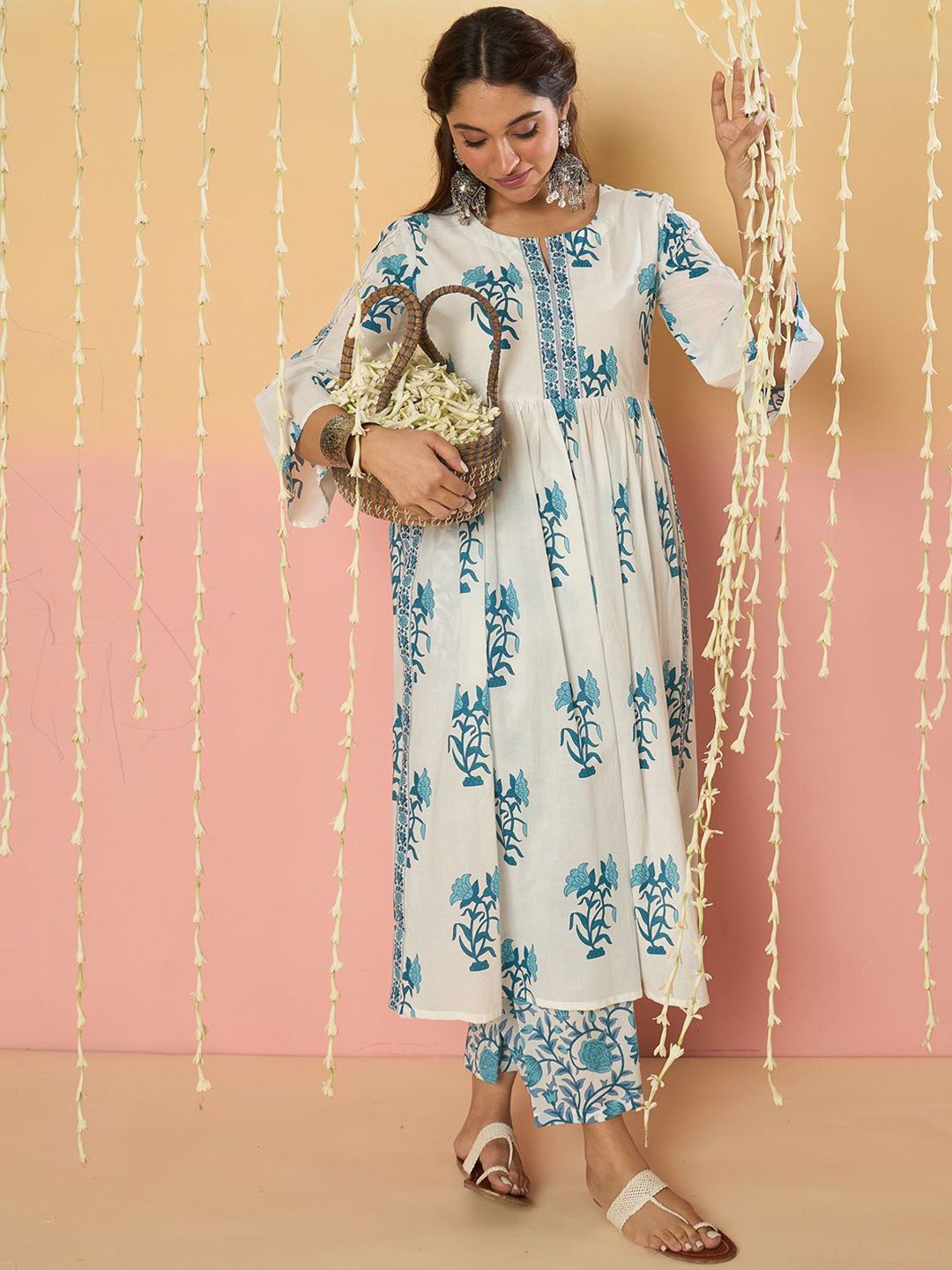 Indyancart IE Women Floral Printed Regular Pure Cotton Kurta with Palazzos