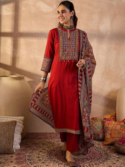 Indyancart IE Women Ethnic Motifs Embroidered Cotton Kurta with Trousers