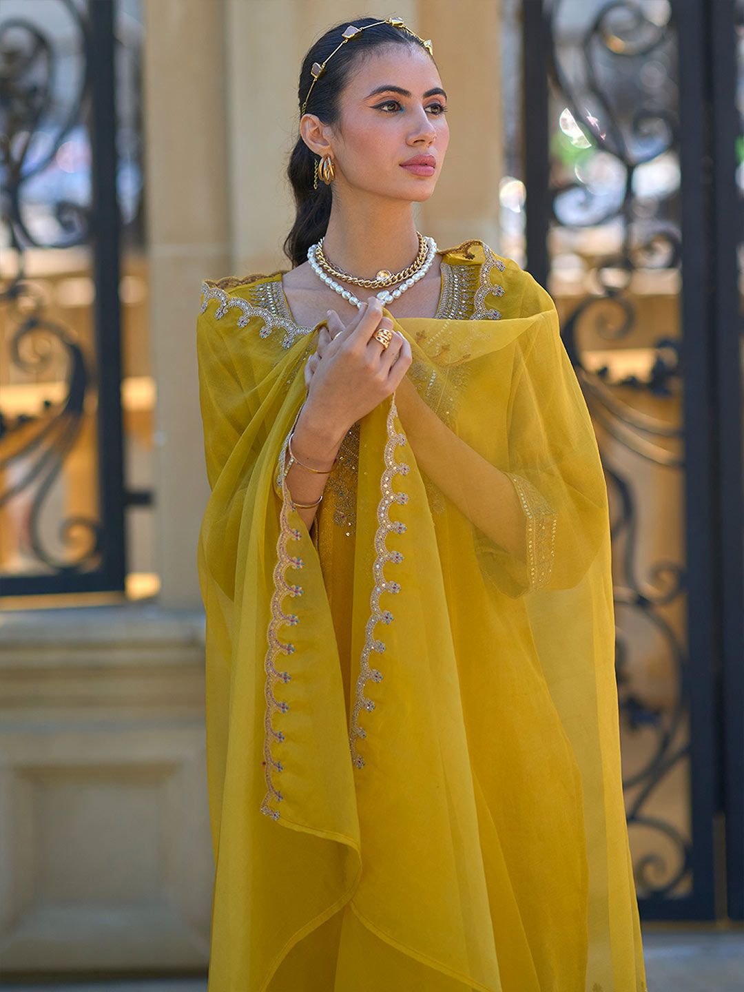 Indyancart IE Ethnic Motifs Embroidered Regular Zari Kurta with Trousers & With Dupatta