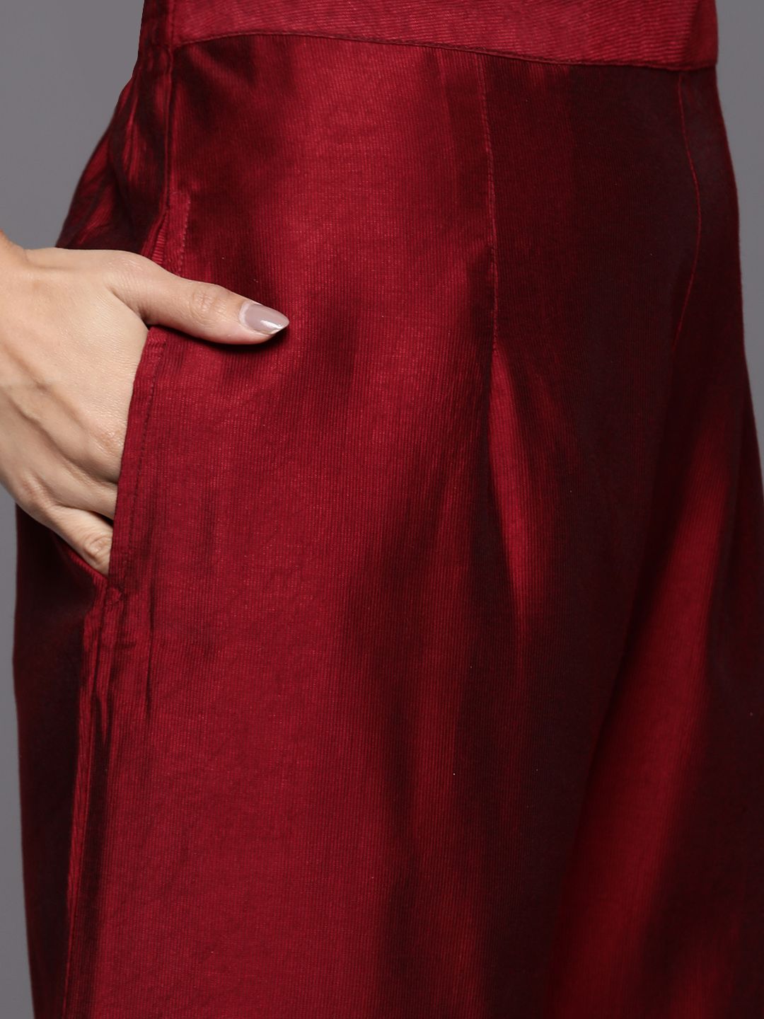 Indyancart IE Women Maroon Printed Liva Kurta with Trousers & With Dupatta