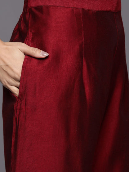 Indyancart IE Women Maroon Printed Liva Kurta with Trousers & With Dupatta