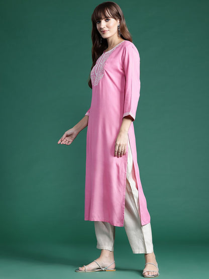 Indyancart IE Women Floral Embroidered Thread Work Kurta