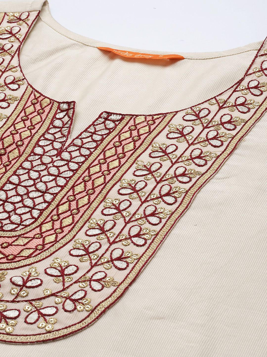 Indyancart IE Women Off White Embroidered Thread Work Liva Kurta with Trousers