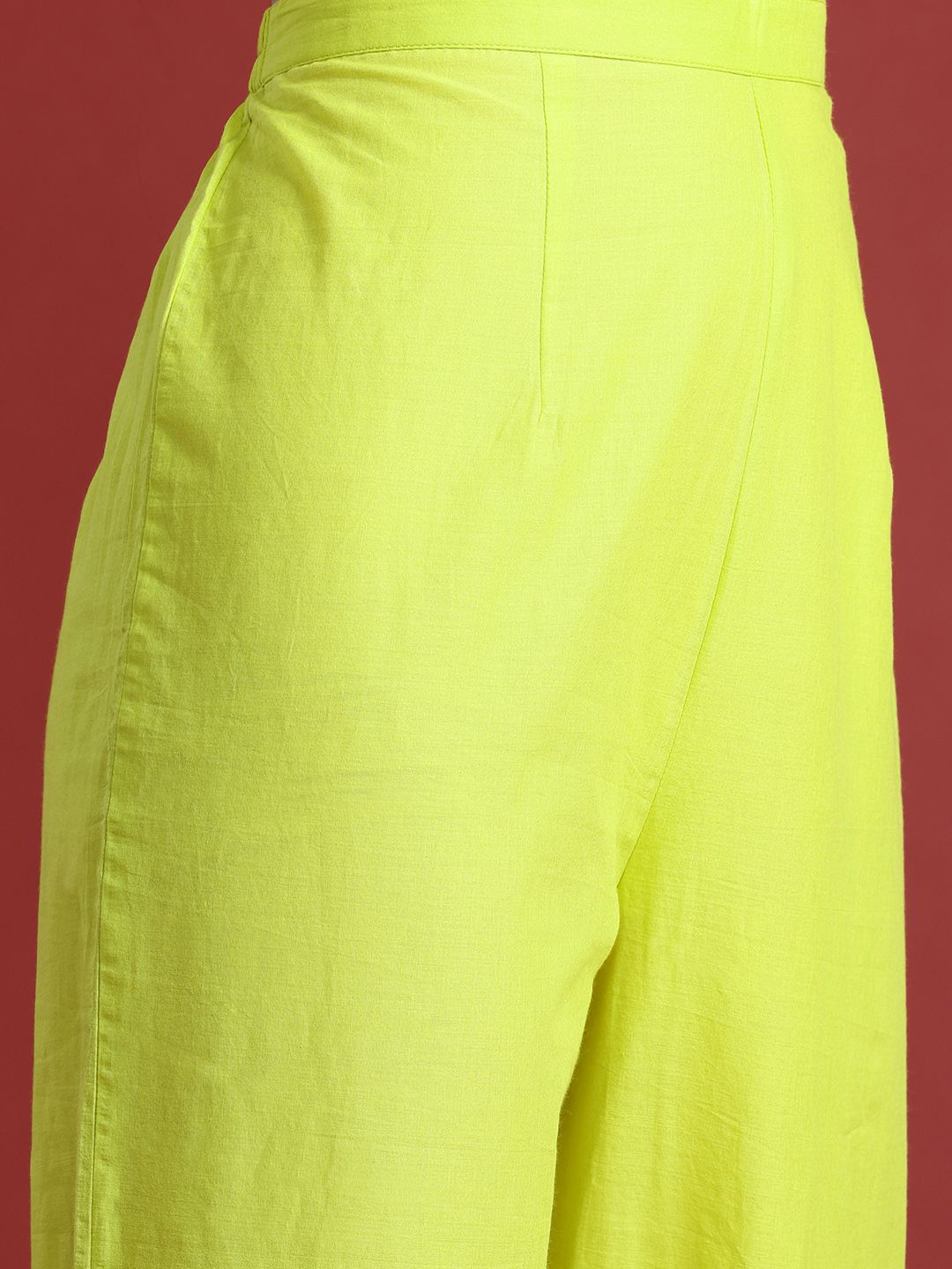 Floral Printed Thread Work Pure Cotton Kurta With Trousers & Dupatta
