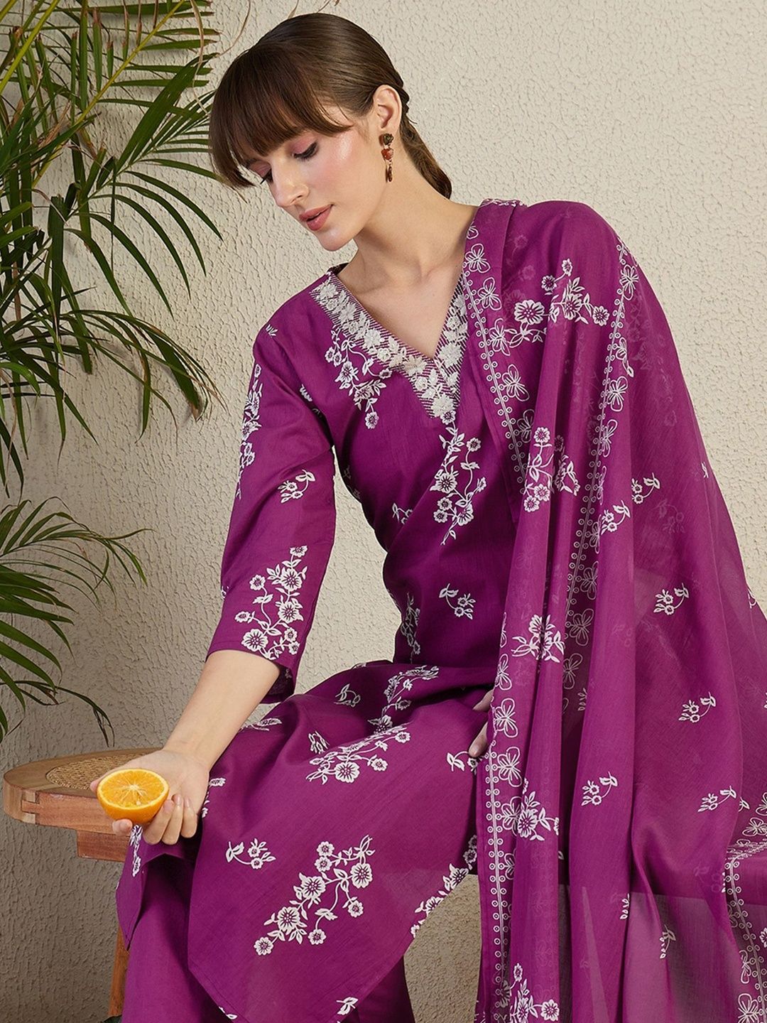 Women Floral Printed Regular Thread Work Pure Cotton Kurta with Trousers & With Dupatta