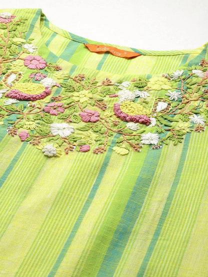 Indyancart IE Floral Embroidered Thread Work Pure Cotton Kurta with Trousers