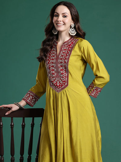 Indyancart IE Women Ethnic Motifs Embroidered Pleated Mirror Work Kurta with Trousers