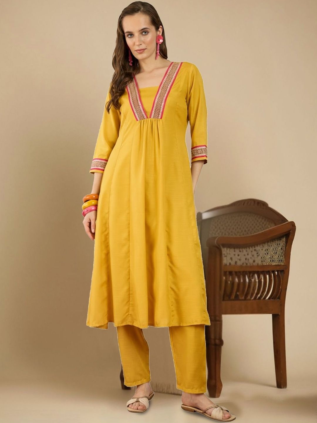 Women Empire Thread Work Kurta with Trousers