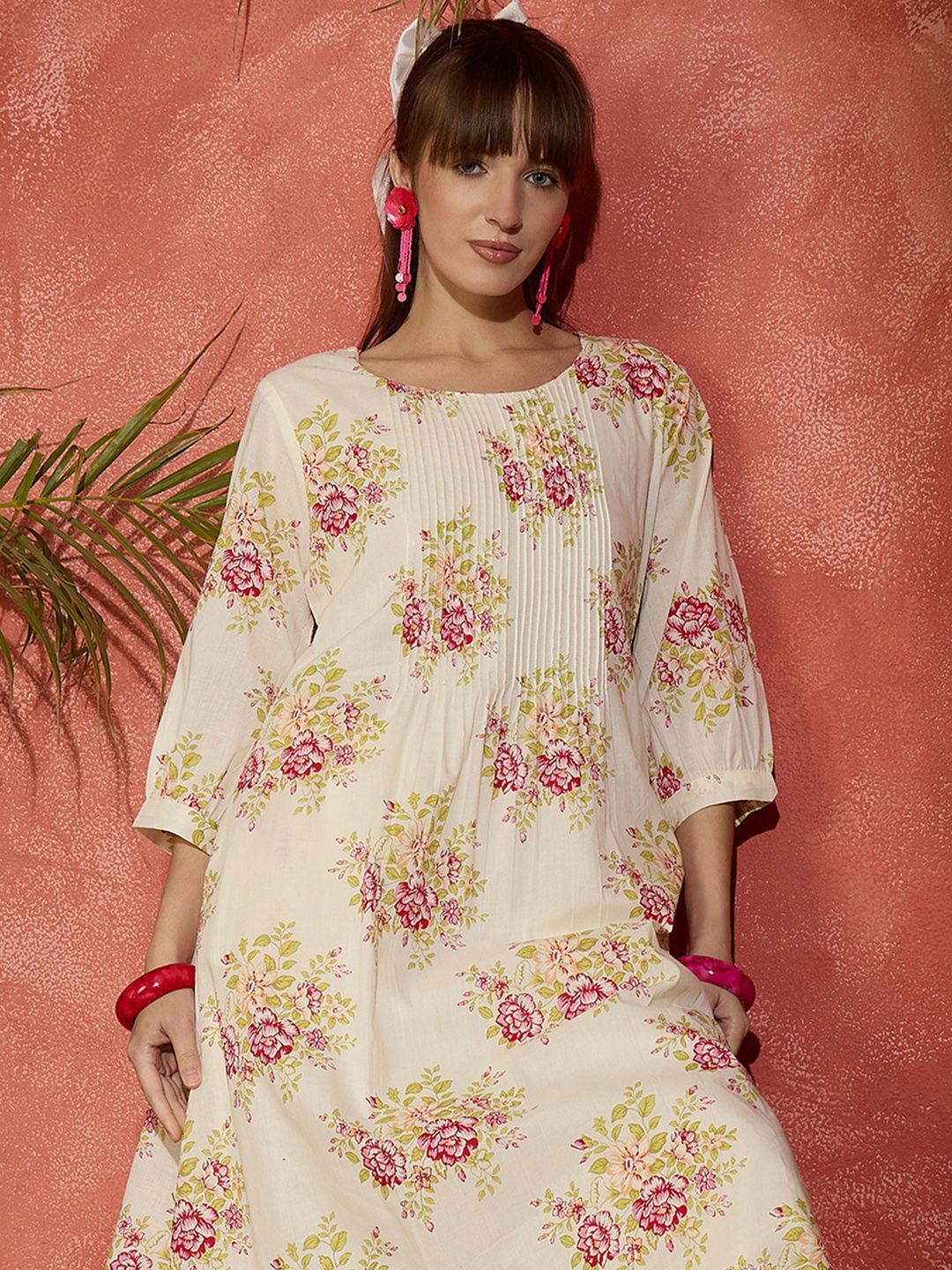 Dhiyona IE Women Floral Printed Cotton Kurta with Trousers