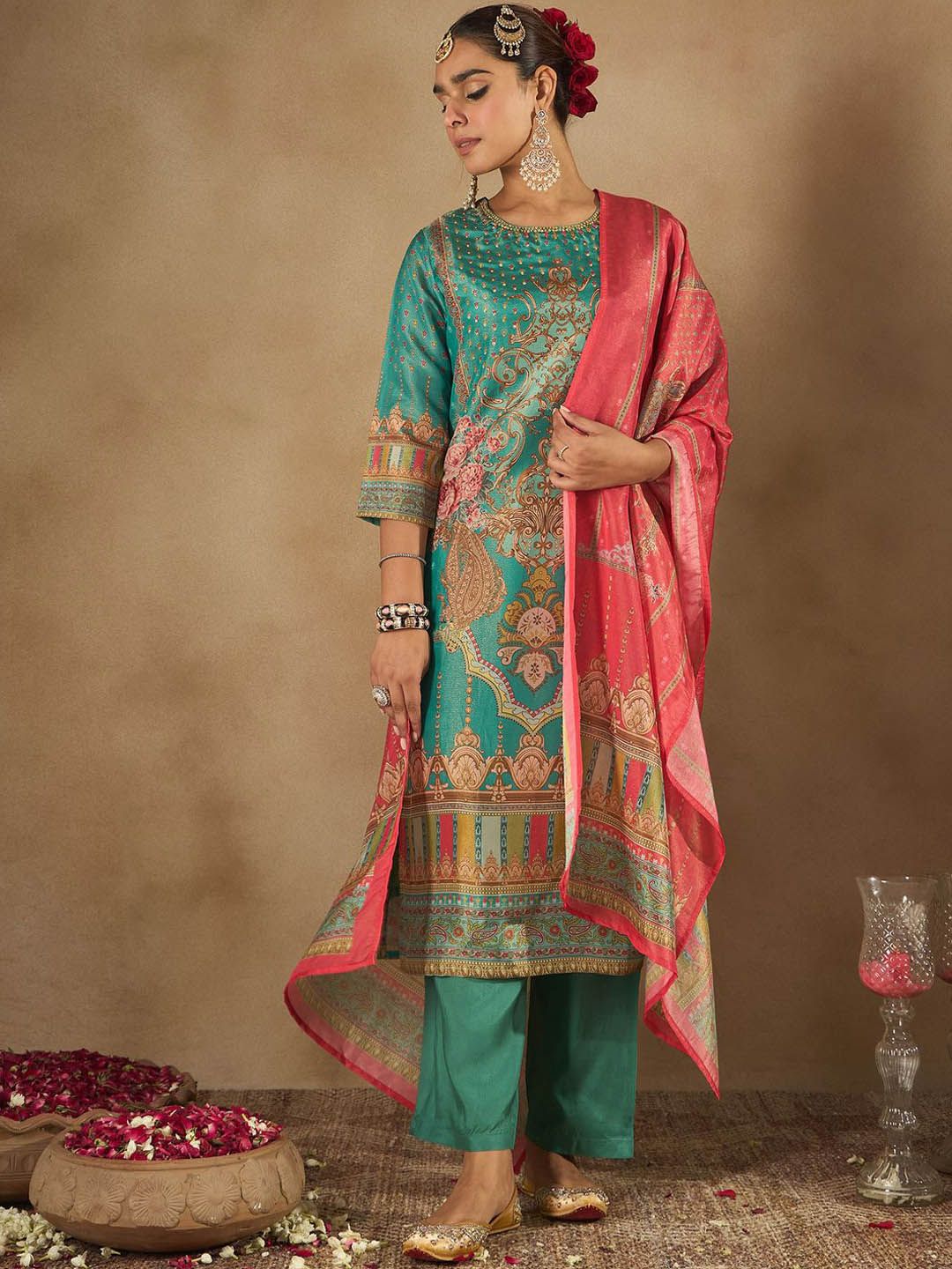 Dhiyona IE Women Floral Printed Regular Beads and Stones Kurta with Trousers & Dupatta
