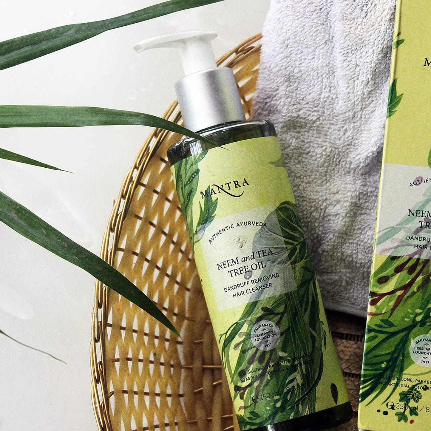 Mantra Herbal Neem & Tea Tree Oil Dandruff Removing Hair Cleanser