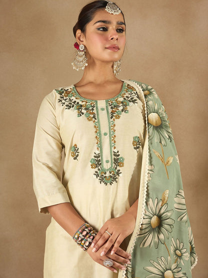 Indyancart IE Women Floral Embroidered Regular Thread Work Kurta with Trousers & Dupatta