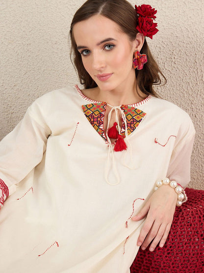 Women Ethnic Motifs Embroidered Cotton Kurta with Trousers