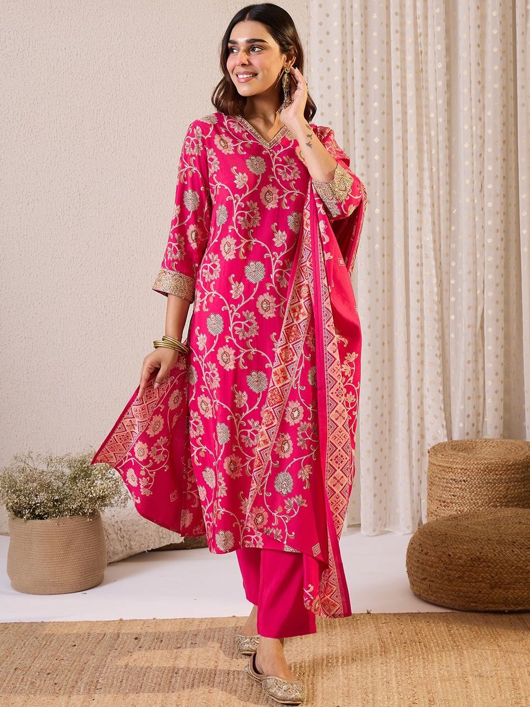 Floral Printed Notch Neck Chanderi Silk Straight Kurta & Trousers With Dupatta
