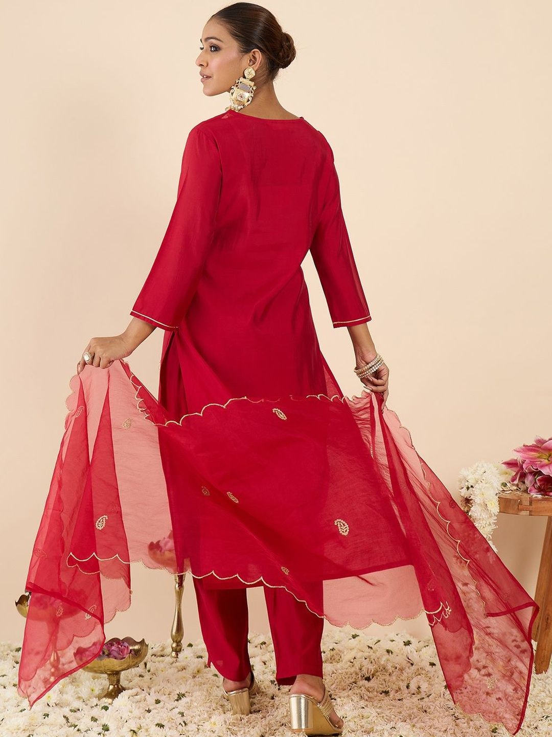 Women Ethnic Motifs Embroidered Regular Kurta with Trousers & With Dupatta