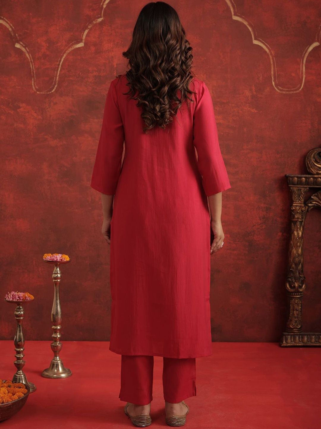 Floral Yoke Design Round Neck Thread Work Straight Kurta With Trousers & Dupatta