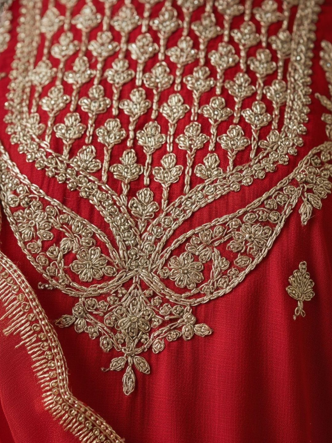 Indyancart VA Women Ethnic Motifs Embroidered Regular Kurta with Sharara & With Dupatta