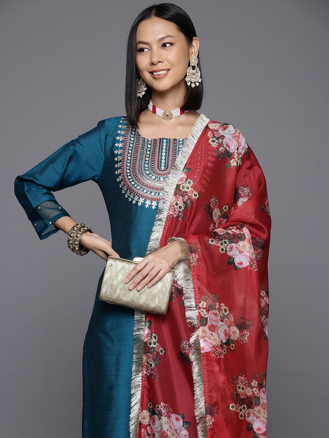 Indyancart VA Women'sEthnic Motifs Yoke Design Sequinned Kurta with Trousers & With Dupatta