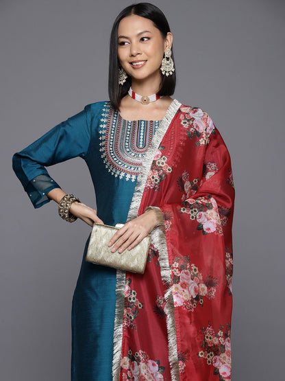 Indyancart VA Women'sEthnic Motifs Yoke Design Sequinned Kurta with Trousers & With Dupatta