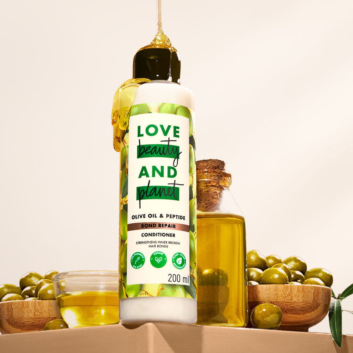 Love Beauty & Planet Bond Repair Conditioner With Olive Oil & Peptide For Damanged Hair