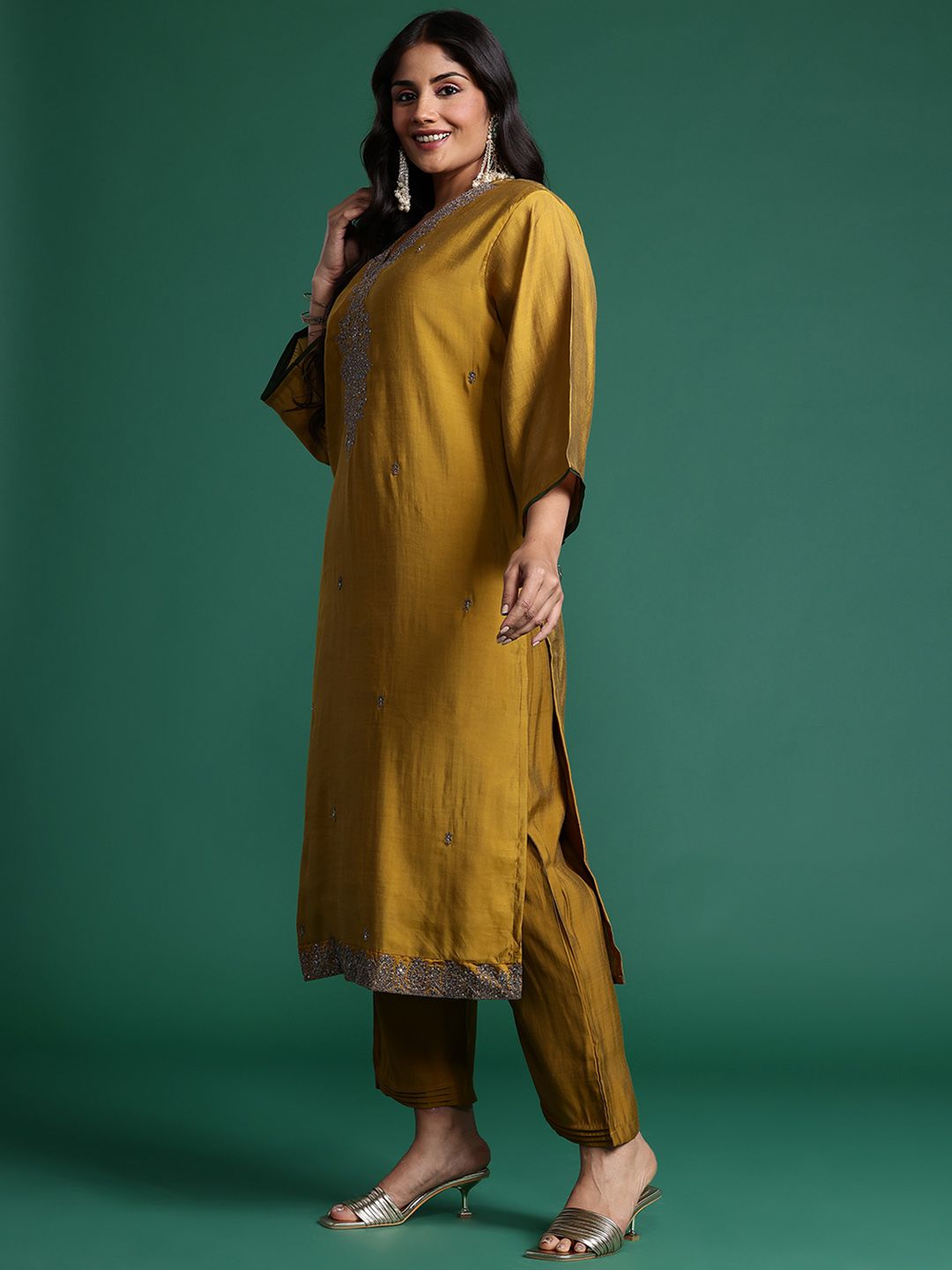Indyancart Women's Plus Size Ethnic Motifs Embroidered Zari Kurta with Trousers & Dupatta