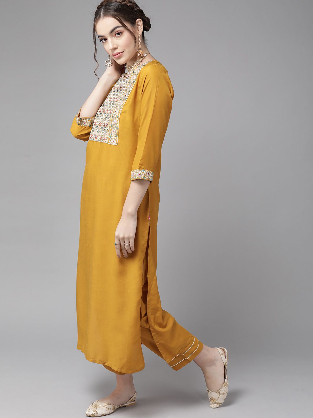 Dhiyona VA Women'sCreamy Mustard Yoke Design Kurta Set