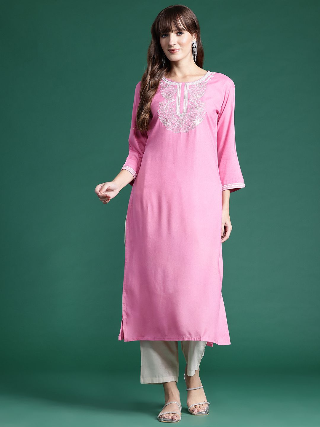 Indyancart IE Women Floral Embroidered Thread Work Kurta
