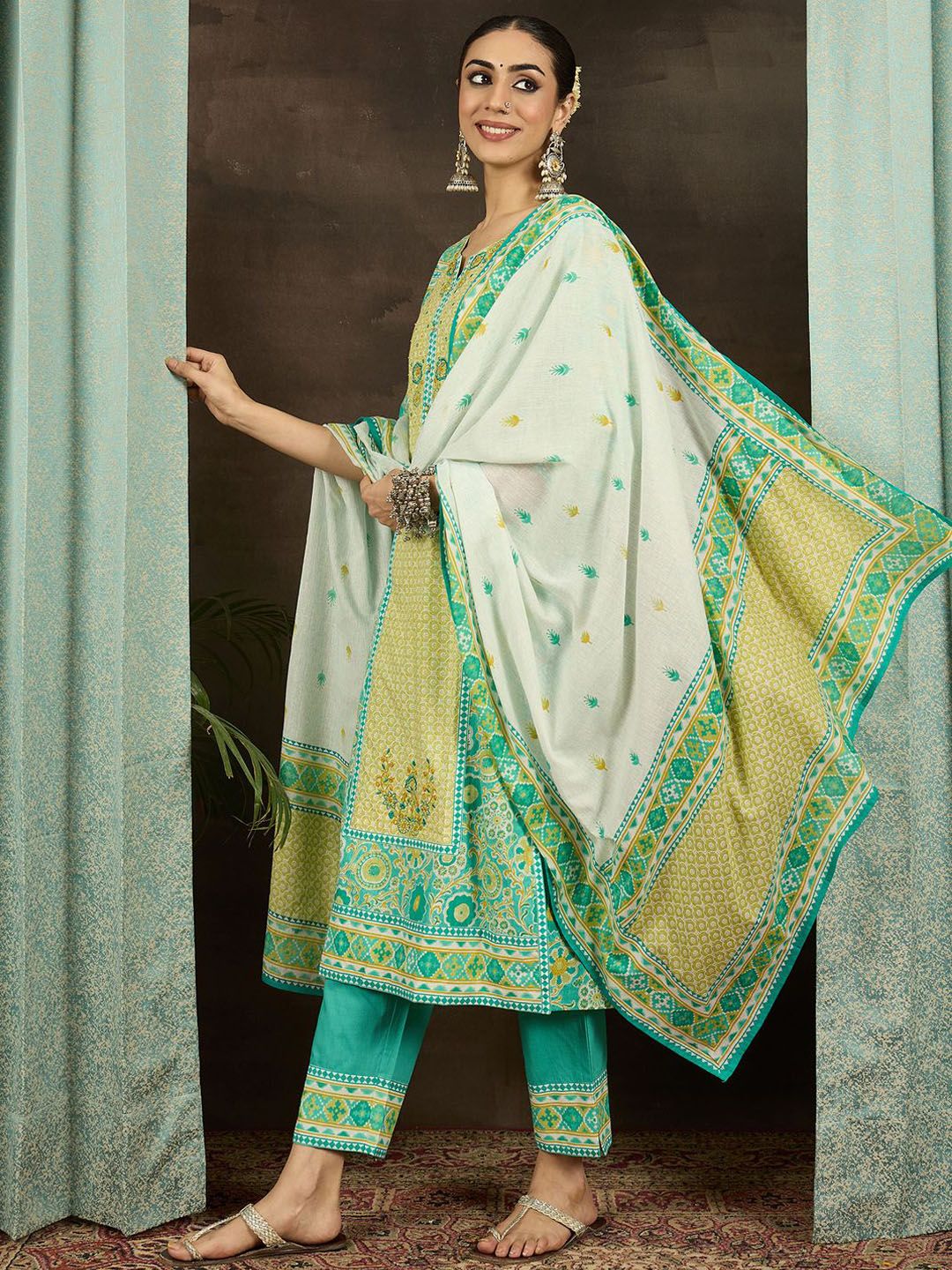 Women Floral Embroidered Regular Pure Cotton Kurta with Trousers & With Dupatta