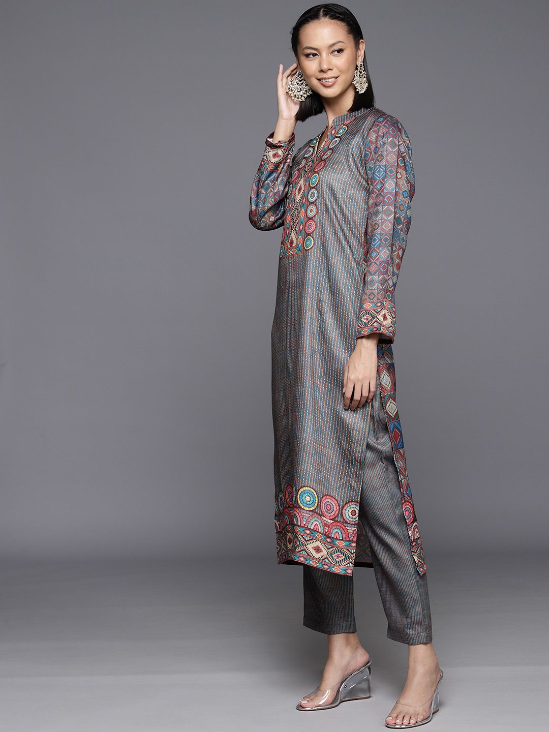 Indyancart VA Women's Winter Abstract Printed Wool Blend Straight Kurta Set with Dupatta