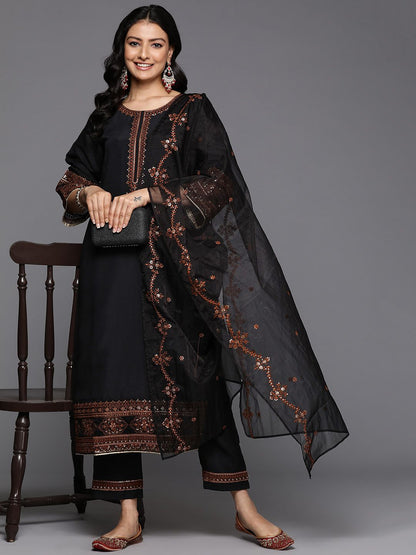 Indyancart VA Women'sEthnic Motifs Embroidered Thread Work Kurta With Trousers & Dupatta
