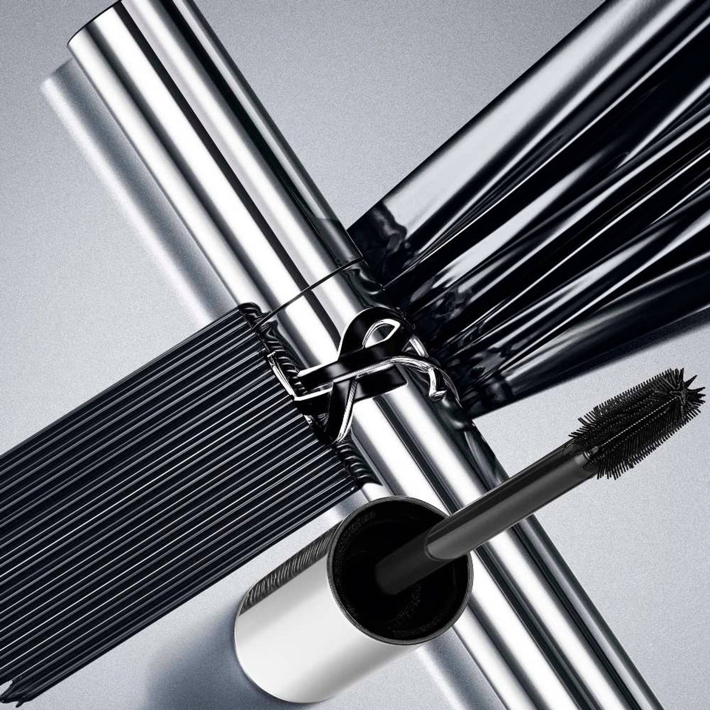 Yves Saint Laurent Lash Latex Mascara Black For Instant Length And Long-Lasting Lift - Black