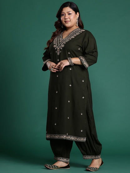 Indyancart IE Plus Size Floral Embroidered Kurta with Salwar & With Dupatta