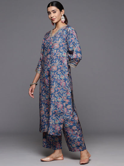 Indyancart VA Women's Paisley Printed Woolen Kurta Paired with Trousers & Printed Dupatta