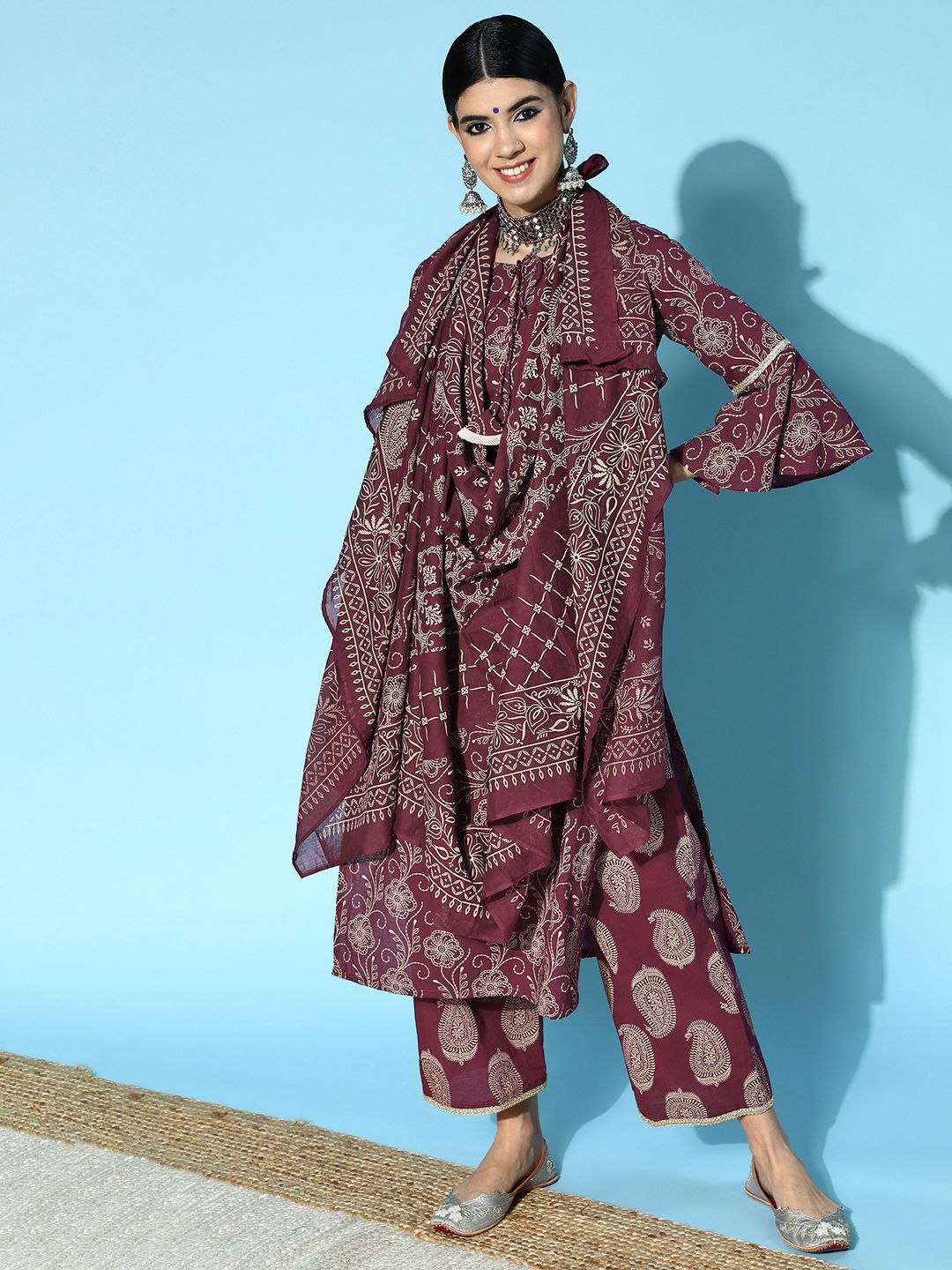 Dhiyona IE Women Paisley Organza All in the Details Kurta Set