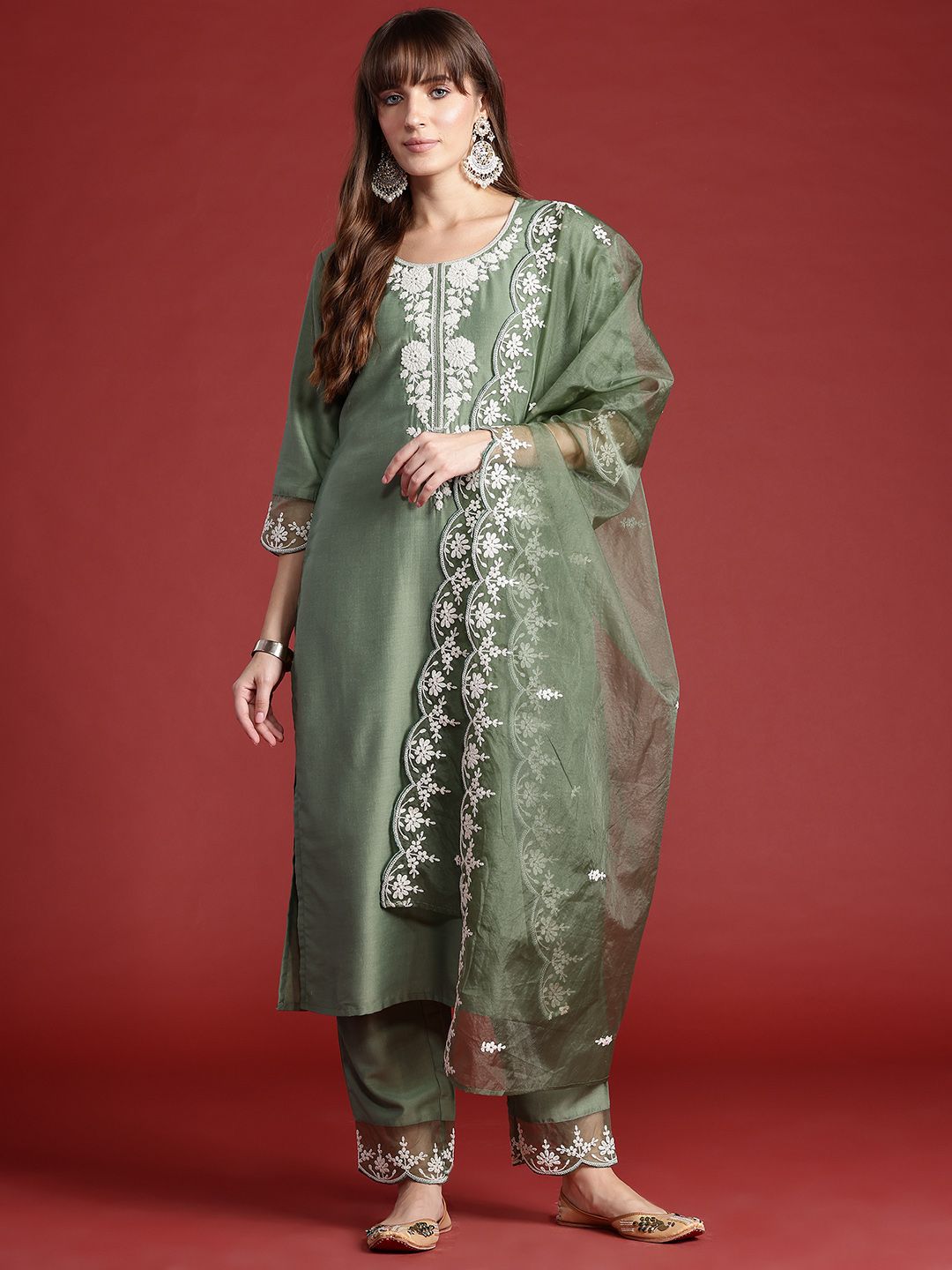 Indyancart IE Floral Embroidered Thread Work Kurta With Trousers & Dupatta