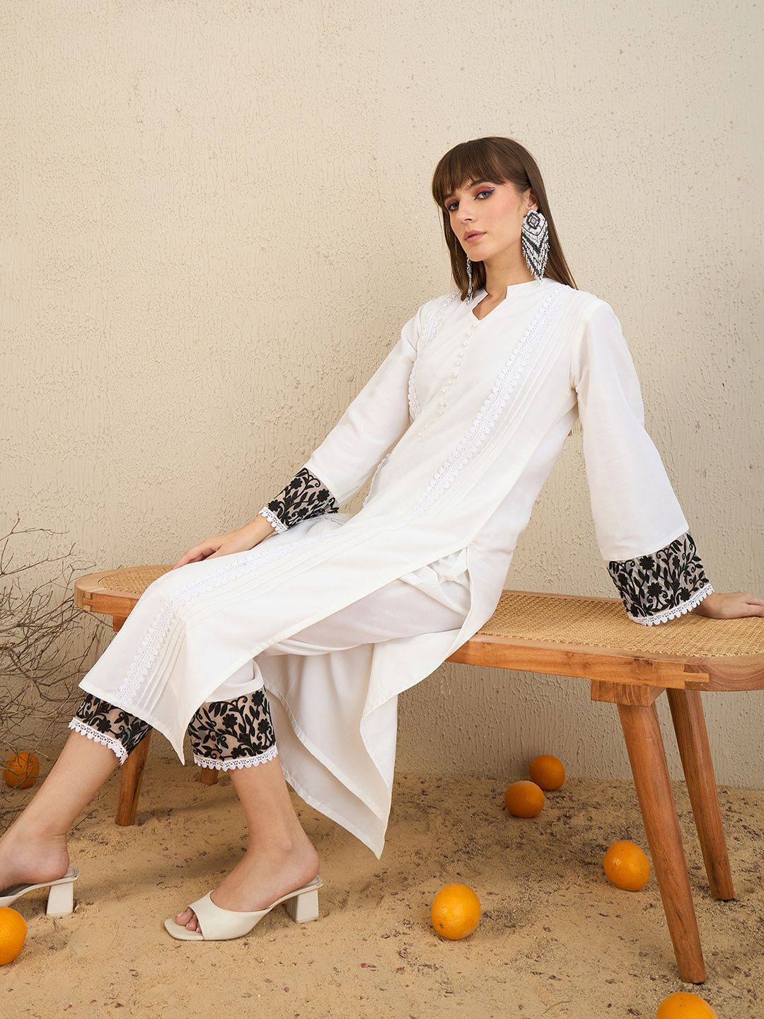 Floral Embroidered Panelled Beads and Stones Straight Kurta with Trousers