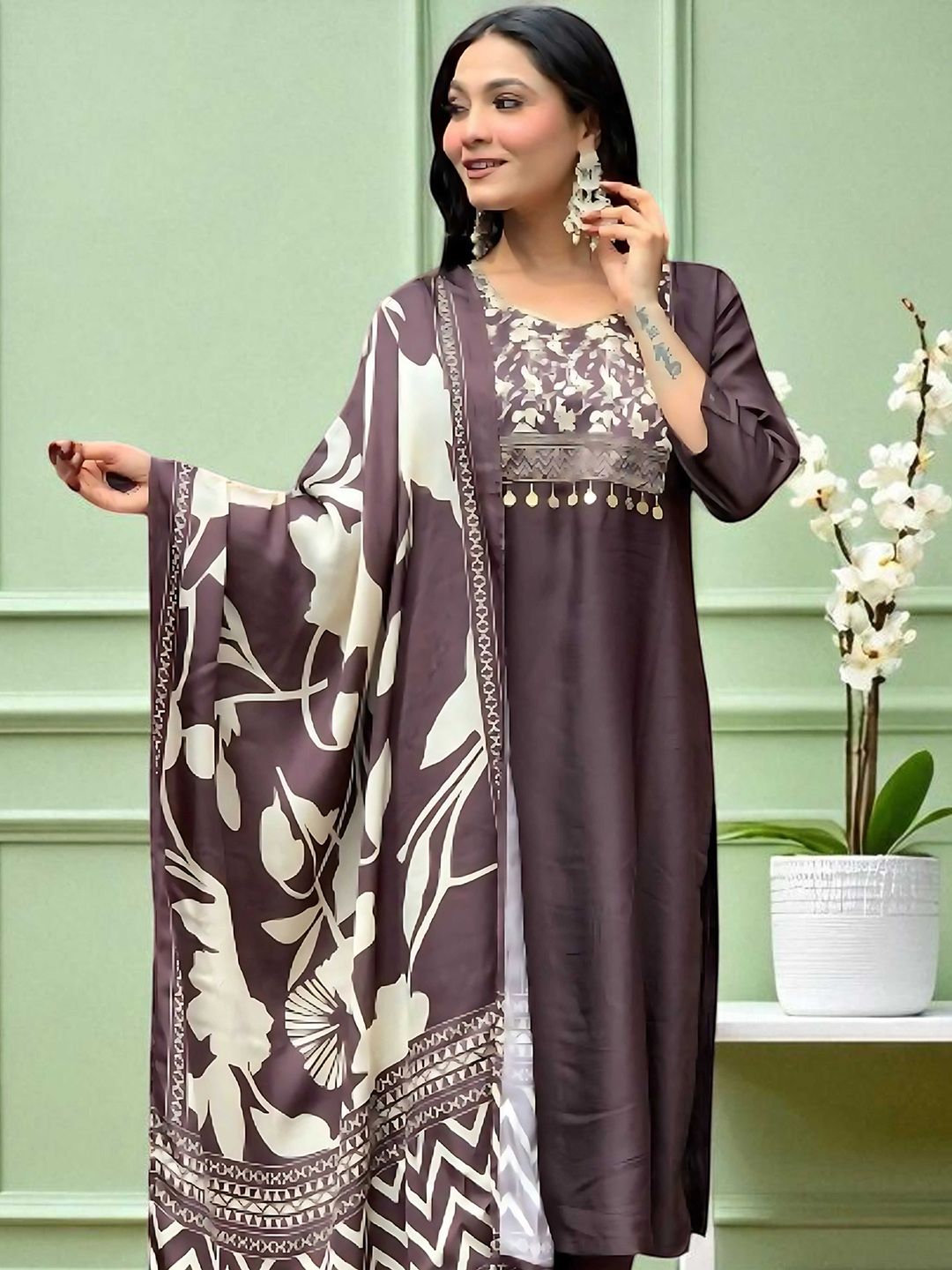 Indyancart SN Women's SangriaFloral Floral Printed Yoke Or Border Straight Kurta With Trouser And Dupatta