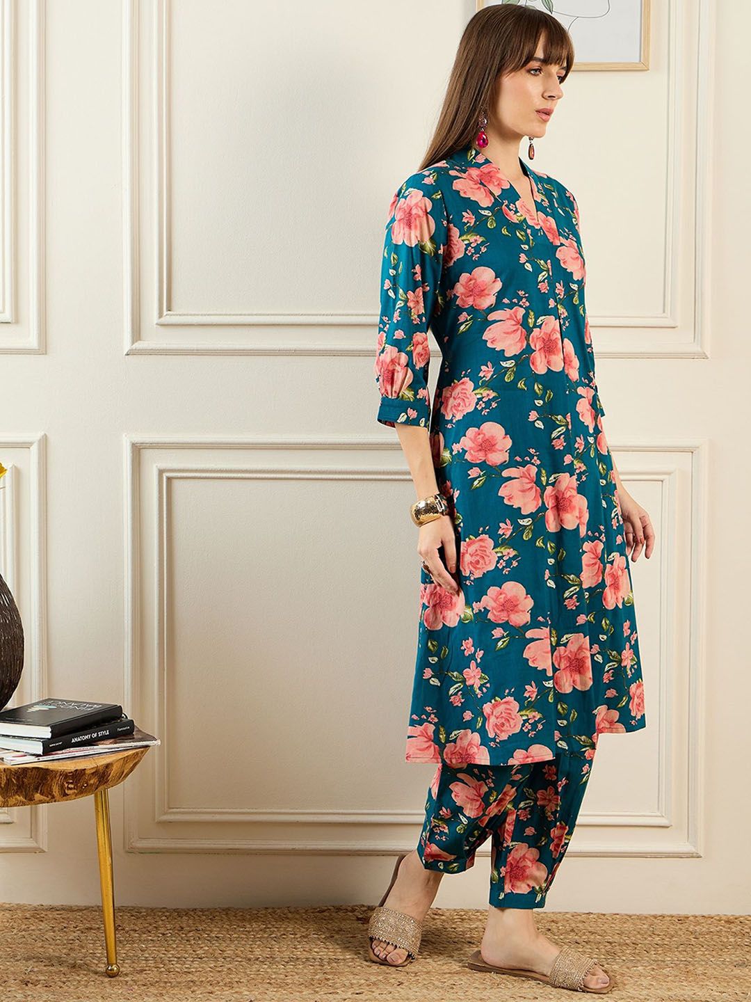 Dhiyona IE Women Teal Kurta Sets