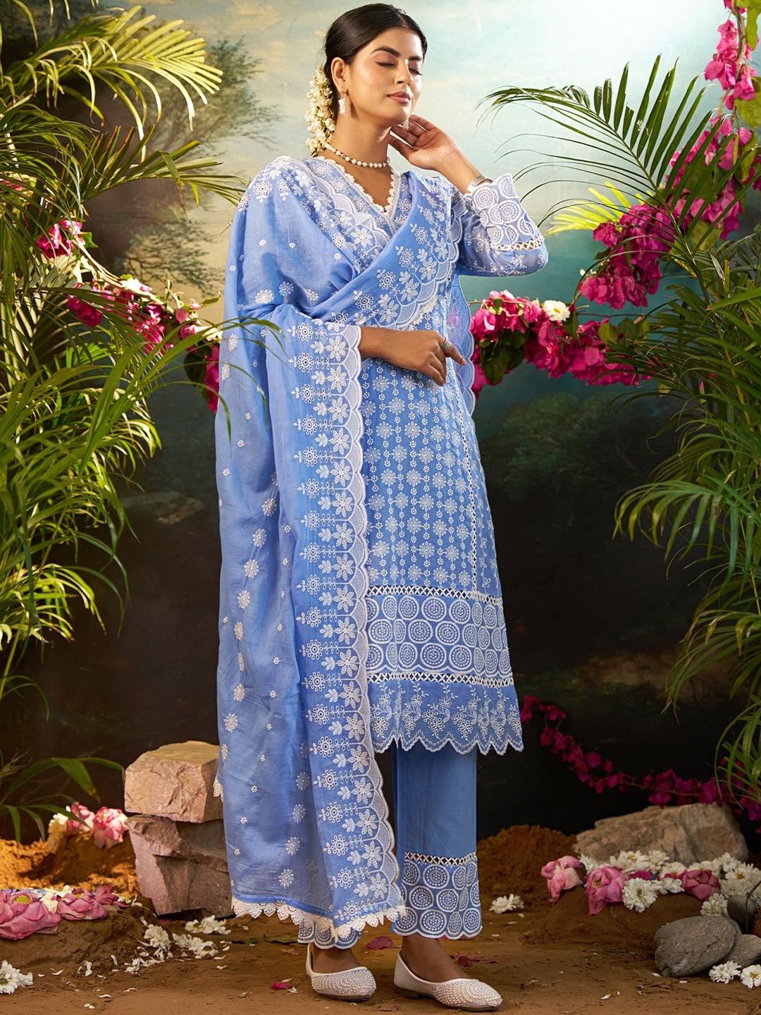 Ethnic Motifs Embroidered Chikankari Pure Cotton Kurta With Trousers & Dupatta