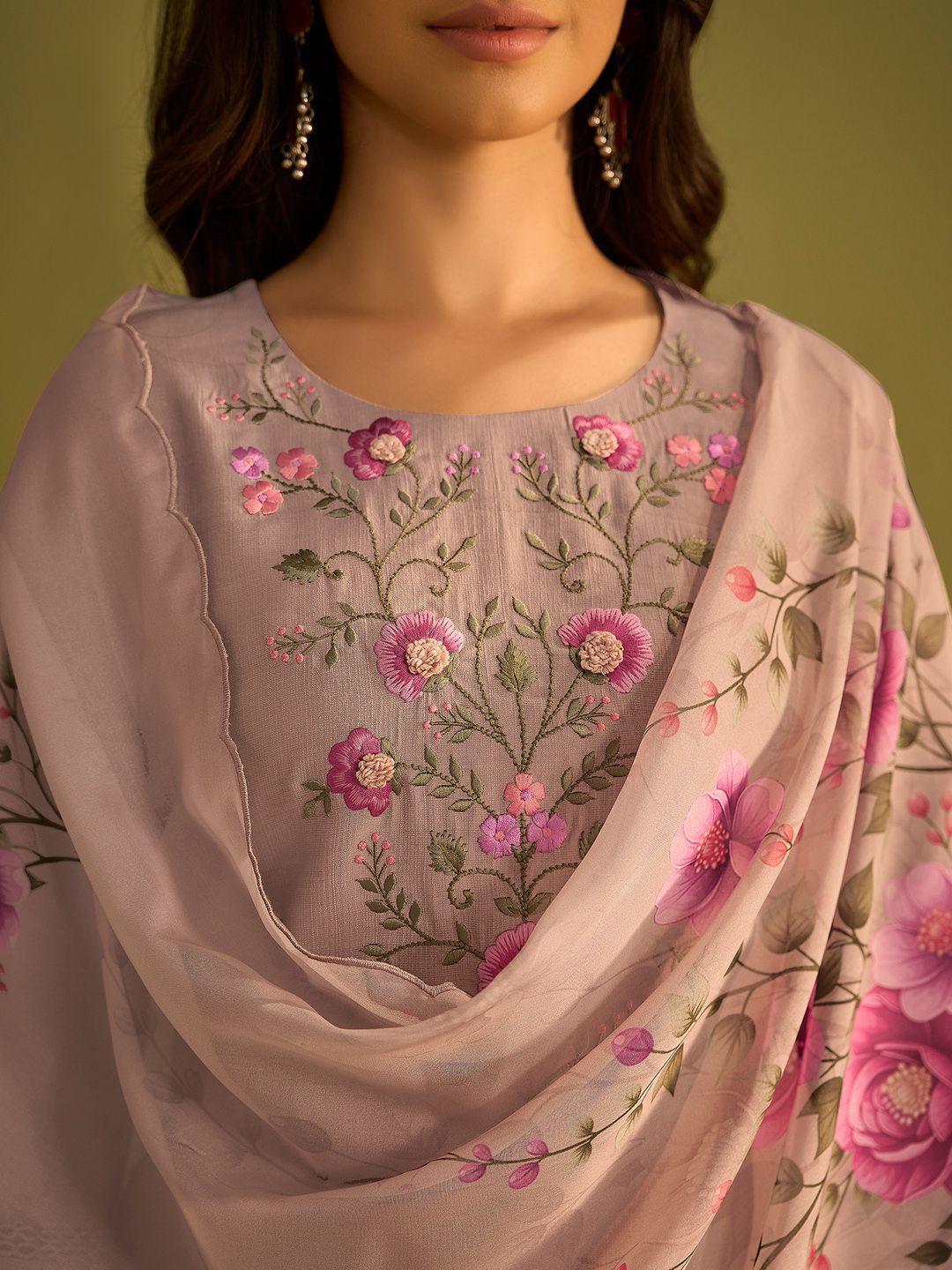 Floral Embroidered Straight Thread Work Kurta With Trousers And Dupatta