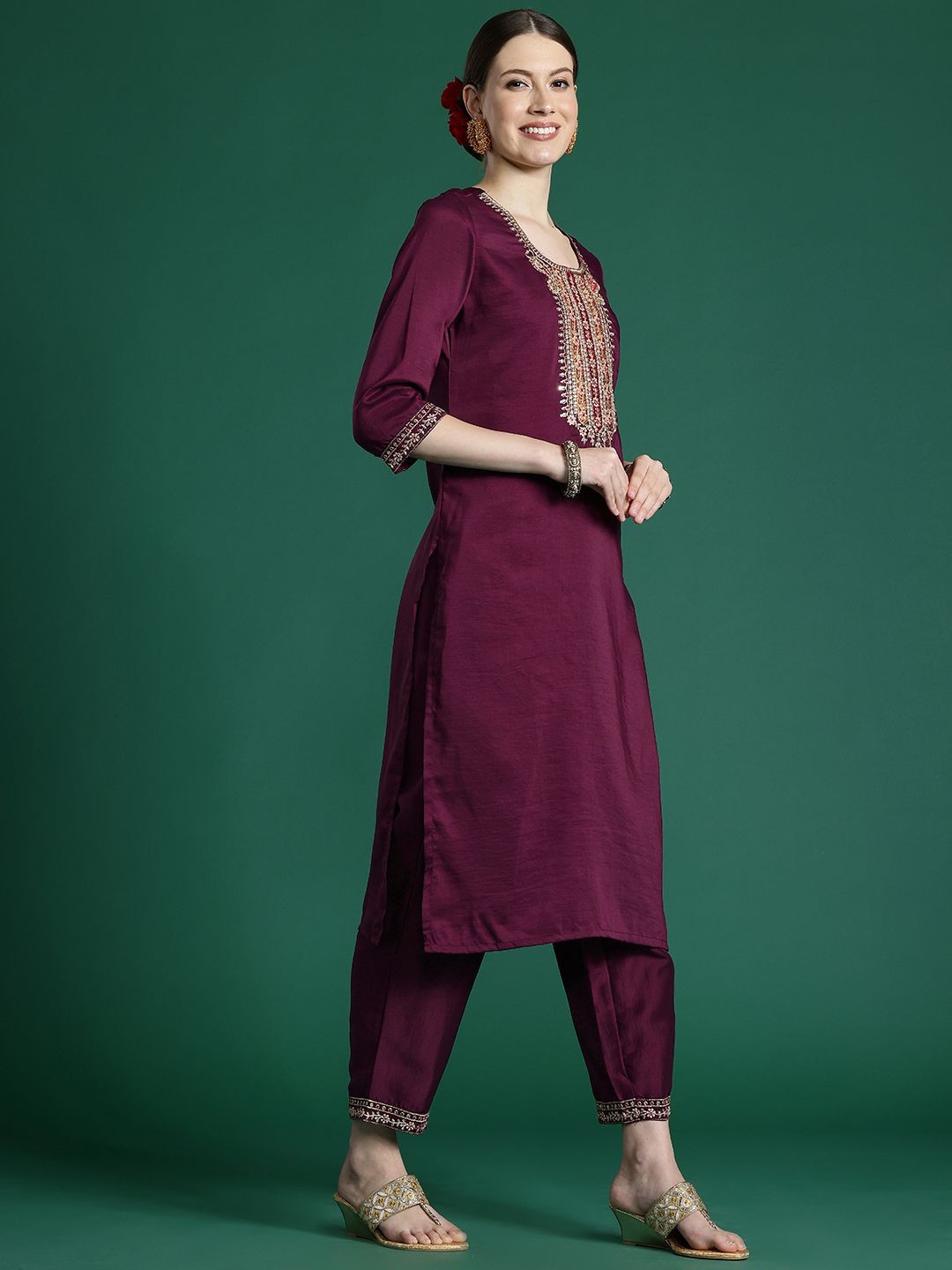 Indyancart IE Women Ethnic Motifs Embroidered Regular Thread Work Kurta with Trousers & With Dupatta