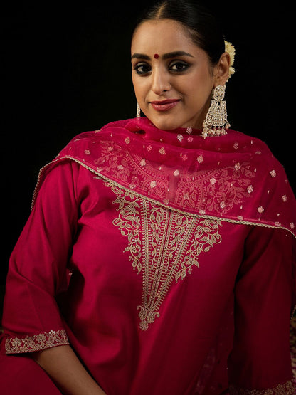 Indyancart IE Notched Neck Ethnic Motifs Embroidered Liva Kurta with Trouser & Dupatta