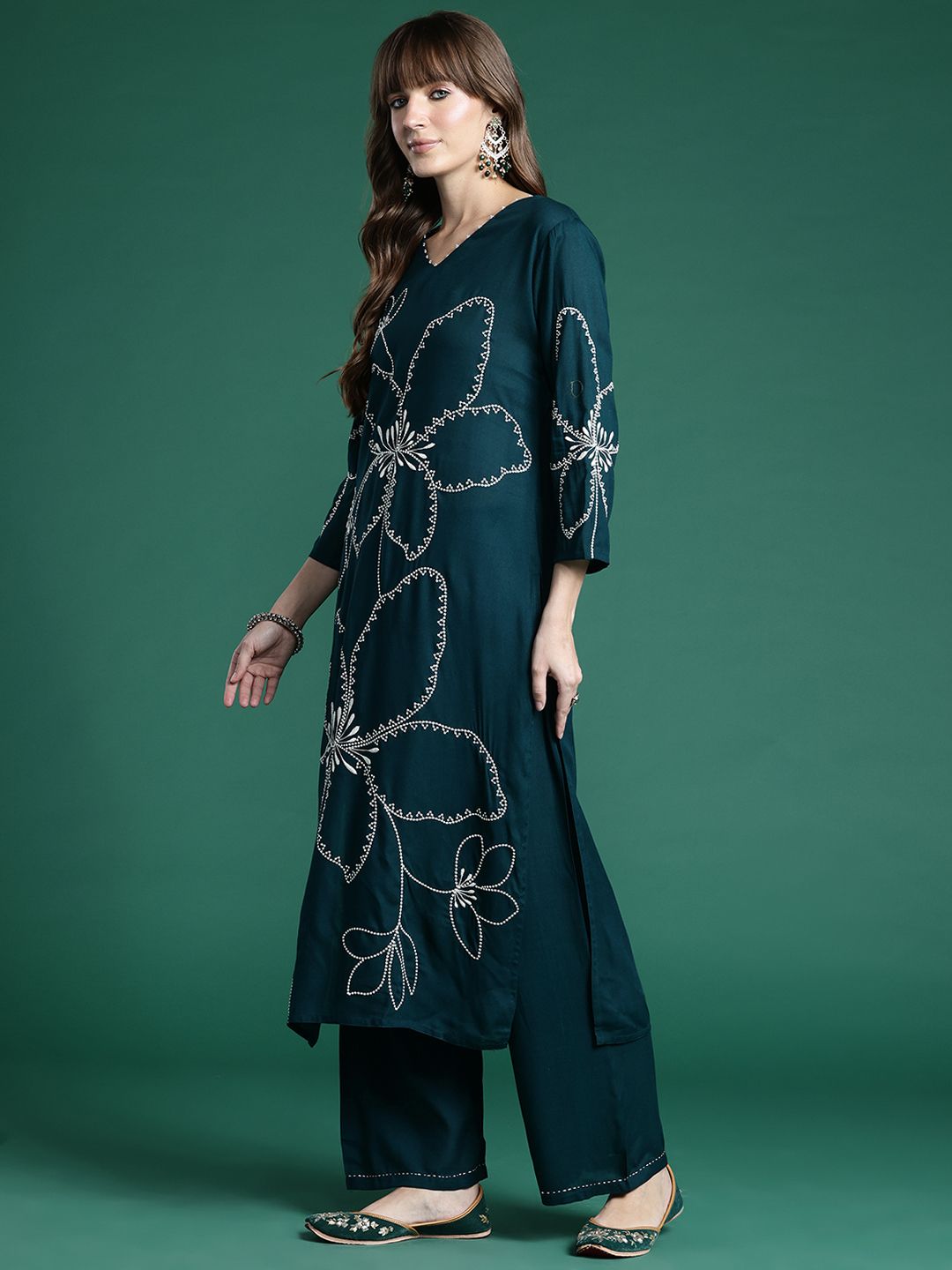 Indyancart IE Floral Embroidered Regular Thread Work Kurta with Palazzos