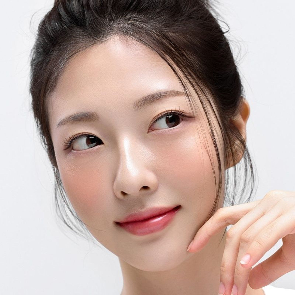 House of HUR Moist Ampoule Blusher in Nude Beige, hydrating liquid blush with natural finish, visible in the image.
